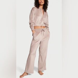 VICTORIA'S SECRET Velour Bomber Jacket & Flare Leg Set Tracksuit size M NWT $115